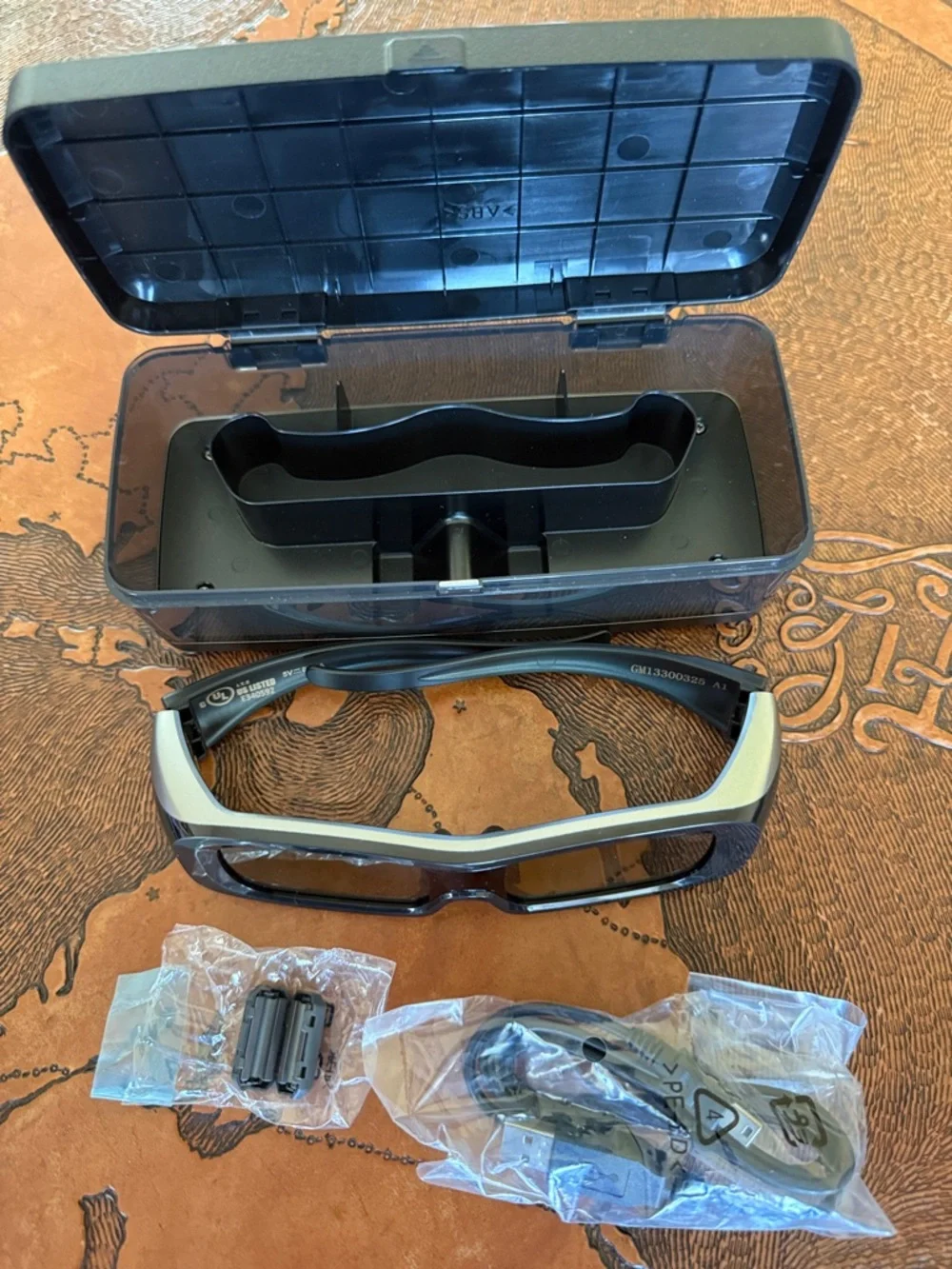 Panasonic 3D EW3D2MA Glasses w/Charger & Hard Case